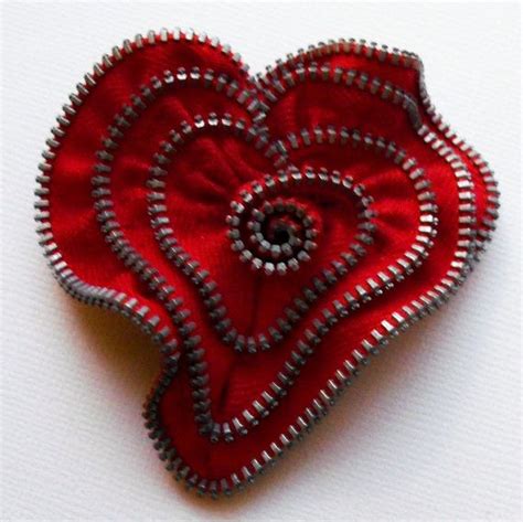 Red Heart Valentine Brooch By Zippinning 2024 Etsy Heart Crafts