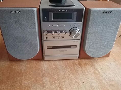 Sony Mini Hifi Cd Player Tape Deck And Radio With 2 Speakers In