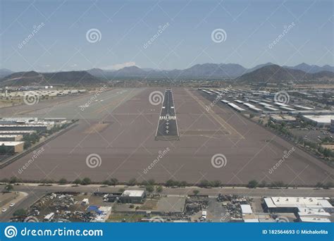 Phoenix Deer Valley Airport Landing In Cessna 172 Stock Image Image
