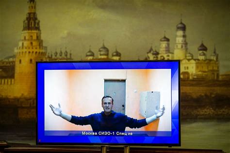 Moscow Court Mulls House Arrest For Navalny S Allies