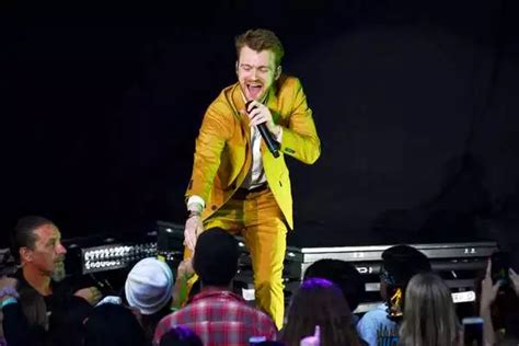 Everything You Need To Know About Finneas O Connell Billie Eilish S