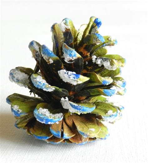 Frosted Holiday Pine Cones Tutorial