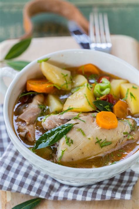 This slow cooker chicken stew is a healthy, easy dinner made in less than 10 minutes of prep time! Cook This Family-Pleasing Chicken Stew In The Oven Or Crock Pot / Cook This Family-Pleasing ...