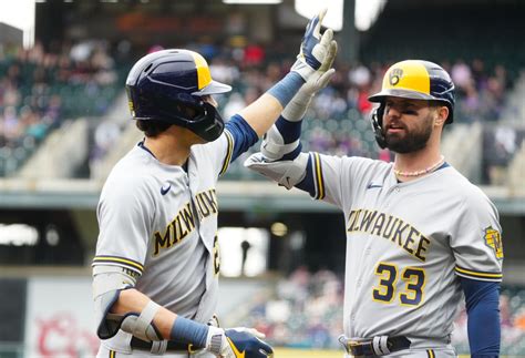 Milwaukee Brewers Get Positive Injury Updates On Pair Of Outfielders