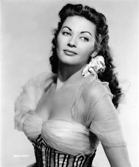 Maybe you would like to learn more about one of these? 30 Stunning Black and White Portraits of Yvonne De Carlo ...