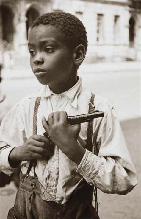 Streets Of New York 1930 80s Through The Eyes Of Photographer Helen