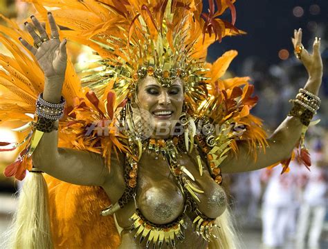リオのカーニバル、熱狂に包まれるサンボドロム 写真17枚 国際ニュース：afpbb News