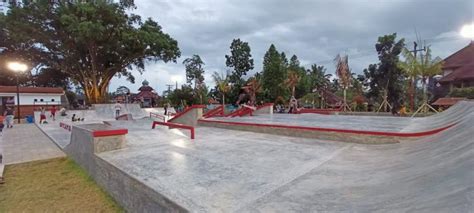 Diyakini Terbaik Di Bali Skatepark Alun Alun Kota Bangli Ramai