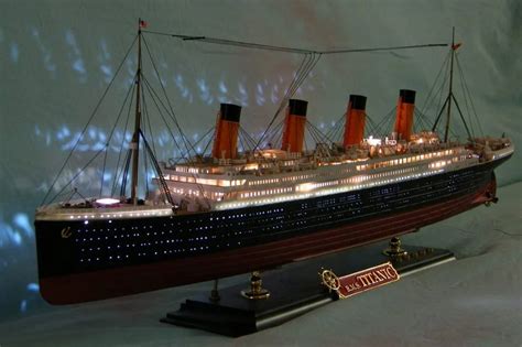 1 400 ACADEMY RMS TITANIC MODEL KIT W Light Painted Parts Semi