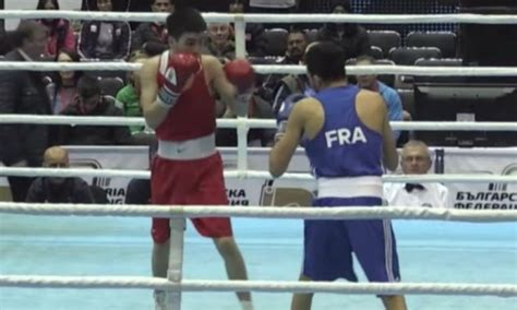 Видео полного боя с нокдауном казахстанского боксера против двукратного