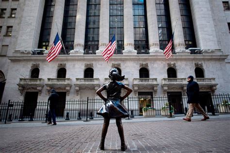 Company Behind ‘fearless Girl Statue Goes To Court Over Replicas The