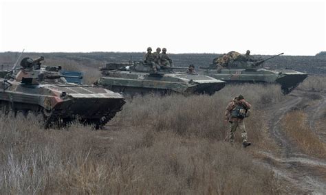 Ucrânia E Separatistas Pró Rússia Começam A Retirar Tropas Do Leste Do
