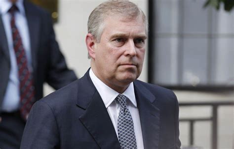 Le Prince Andrew Se Retire De La Vie Publique Le Devoir