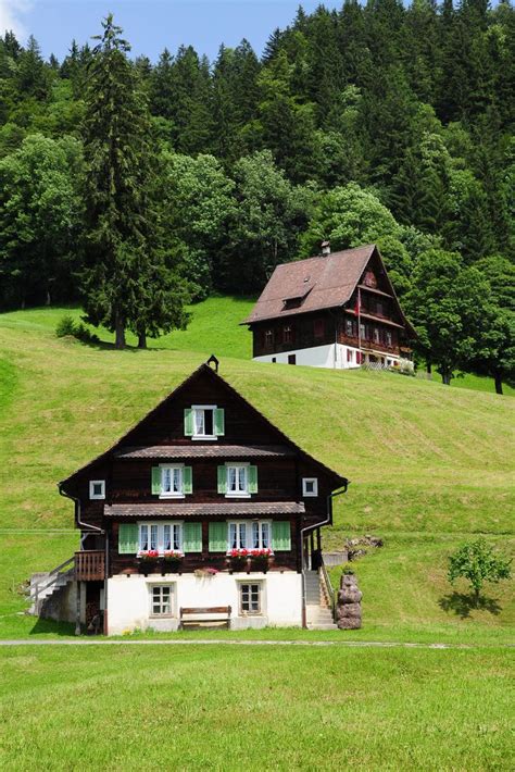 Típica Casa Suiza In 2021 Switzerland House Swiss House German Houses