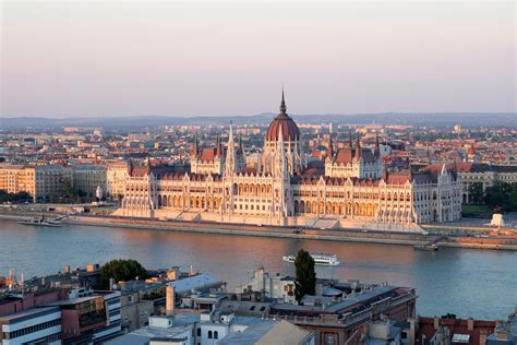 East Europe Trip Day 7: Budapest City Tour, Sunset at Fisherman Bastion ...