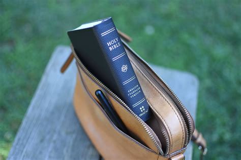 Esv Pocket Bible Buffalo Leather Deep Brown English Standard