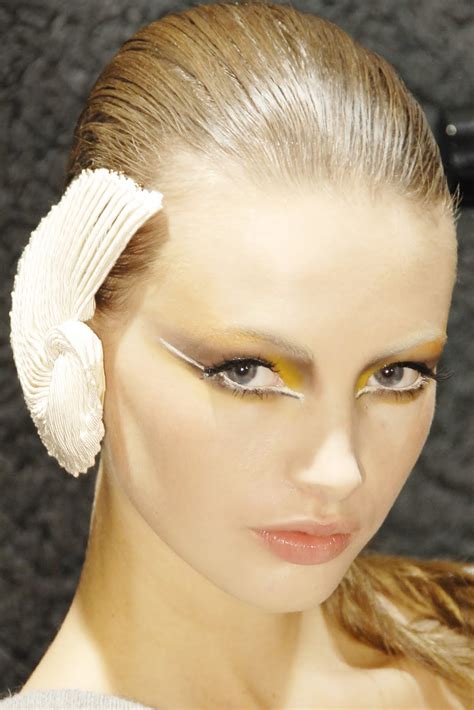 Celebrity Press: Mona Johannesson (backstage 2006) HQ