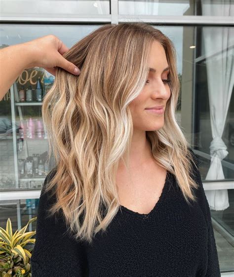 26 Honey Blonde Hair Color Ideas Trending In 2022 Balayage Hair