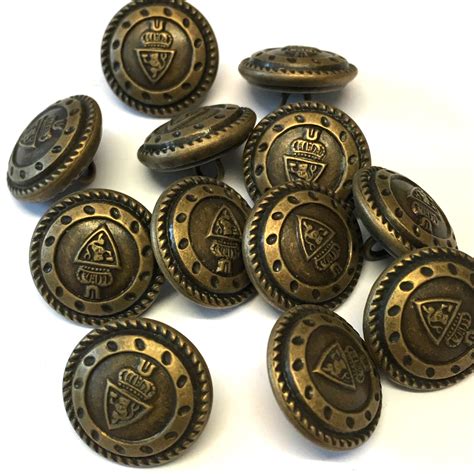 Aged Bronze Metal Coat Of Arms Buttons Choice Of Size The Button Shed