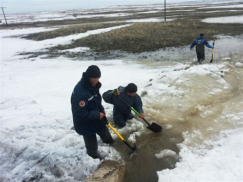 Kazakhstan 15000 Evacuated As Melting Snow Causes