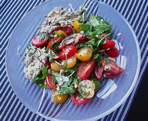 Italienischer Salat mit Basilikumsoße Rezept mit Bild