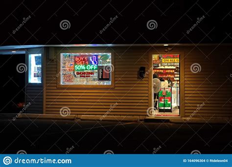 Head shop at night editorial stock image. Image of juuling 