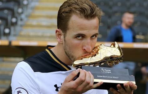 Tottenham striker harry kane has become the first player in 22 years to win both the premier league's golden boot and top the assists charts in the kane's nearest competition was liverpool's mohamed salah, who had been tied with the spurs forward going into the final day, but the egyptian failed to net. England boss Gareth Southgate says Tottenham striker Harry ...