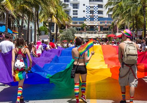 miami beach alza un reclamo por la igualdad en el desfile del orgullo gay el especial