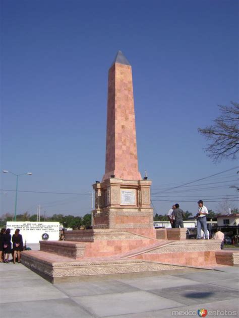 Obelisco De Escarcega Escárcega Campeche Mx12580893175068
