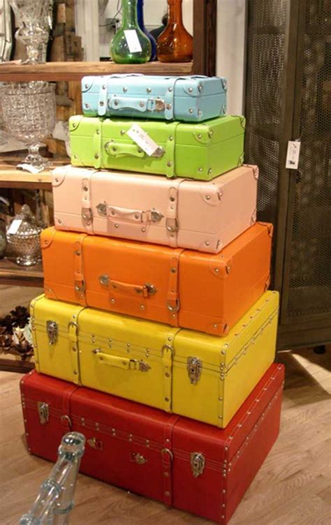30 Fabulous Diy Decorating Ideas With Repurposed Old Suitcases Vintage Suitcases Suitcase