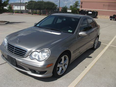 Find out what they're like to drive, and what problems they have. 2006 Mercedes-Benz C-Class - Pictures - CarGurus