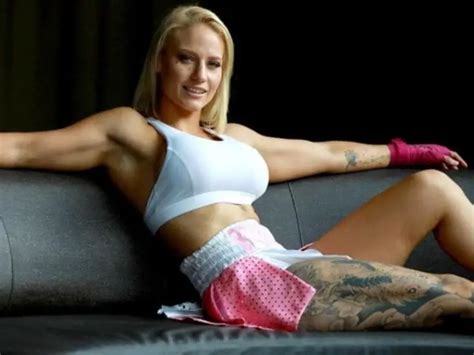 hottest female boxers of 2020 loads of sexy images boxing addicts