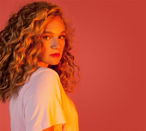 Hollyn Releases Dual Single With Music Videos