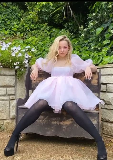 Tights Outfits Pantyhose Outfits Black Pantyhose Lovely Dove Cameron Style The Descendants