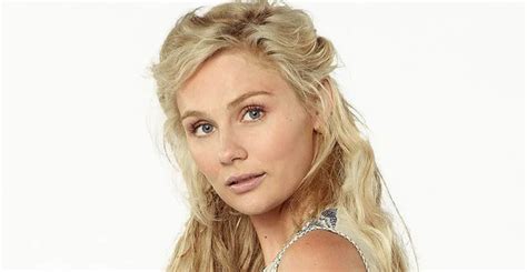 Clare Bowen Body Measurements Height Weight Bra Size Shoe Size