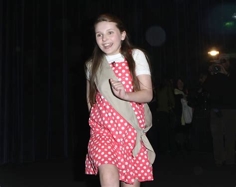 Abigail Breslin Inducted Into The Girl Scouts Of The Usa Zimbio