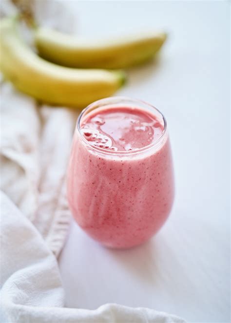 Strawberry Banana Smoothie • Meghan Livingstone