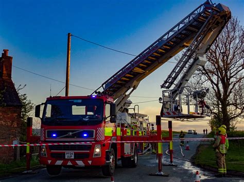 North Wales Fire And Rescue Volvo Fmangloco Apl Pf04 Uup Flickr