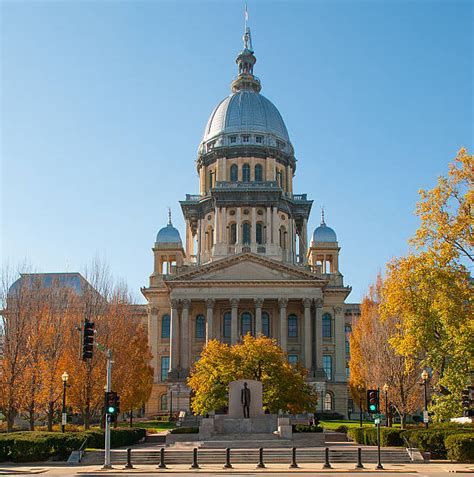 Illinois Capitol Building Stock Photos Pictures And Royalty Free Images