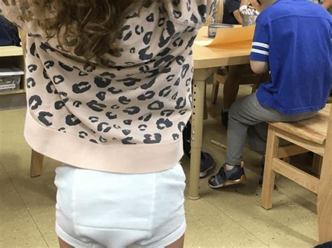 Schoolgirl Shows Panties Short Live Life