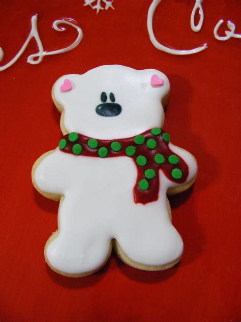 Ready for your christmas cookie decorating party to go down in history? Polar Bear Cookie | www.itsnummynum.blogspot.com Yeah, my ...