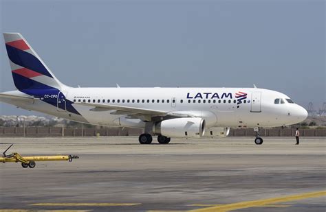 Latam Airlines Perú Inauguró Vuelo Directo Entre Lima Y Medellín
