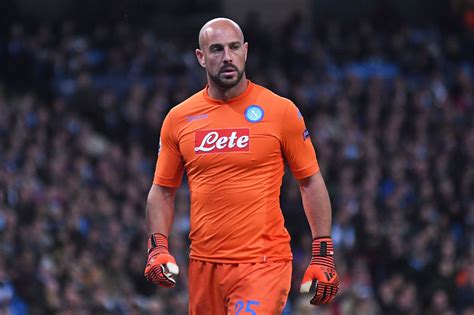 Theses rare pepes exist for viewing purposes only. Aston Villa bestätigt Ausleihe von Pepe Reina | Fussball ...