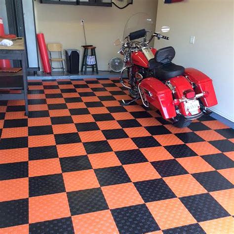 Smart Floor Design Ideas For A Smooth And Shiny Surface Garage Floor