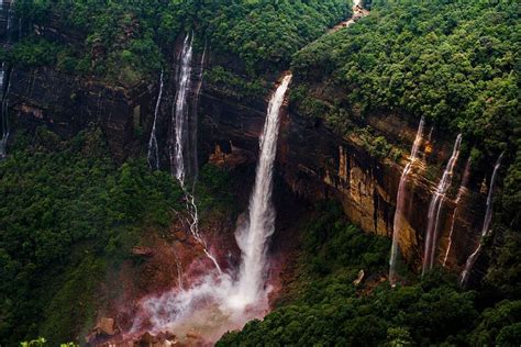 Top 10 Beautiful Waterfalls In India That You Must Have In Your Travel List
