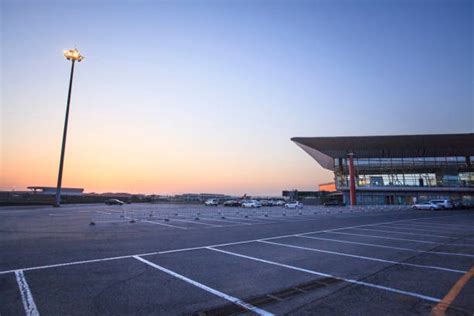 Airport Parking Lot Stock Photos Pictures And Royalty Free Images Istock