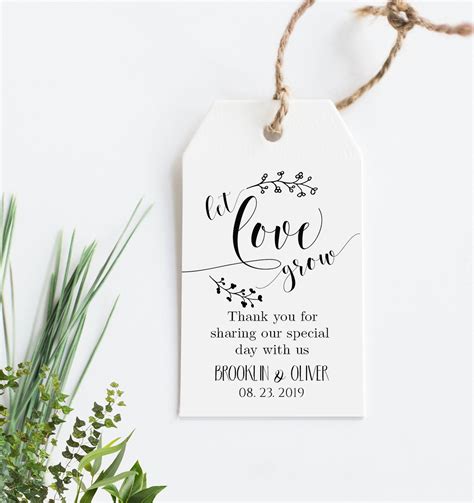 Today's free printable download, these pretty with love favor tags makes it easy to thank your wedding guests. Wedding Favor Tag Template ~ Addictionary