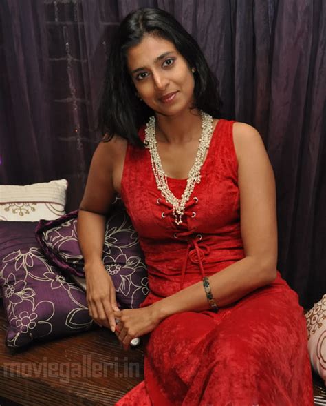 Tamil Actress Kasthuri Hot Stills Kasthuri Photo Gallery New Movie Posters