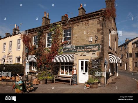 Gargrave Village Hi Res Stock Photography And Images Alamy