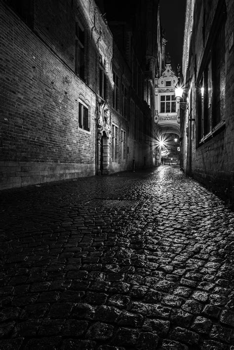 Dark Street Pictures Download Free Images And Stock Photos On Unsplash